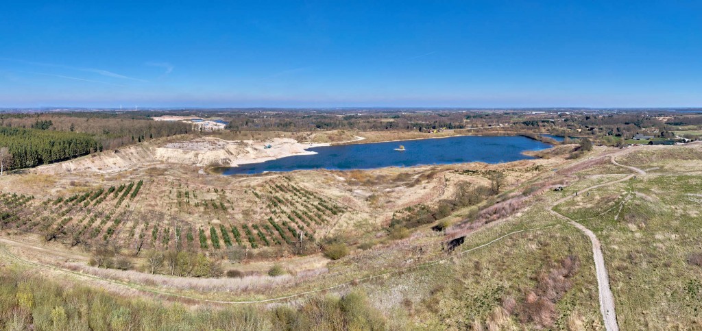 dronographica aerial imaging lyng grusgrav sø luftbilleder drone droner dronebilleder droneoptagelse natur