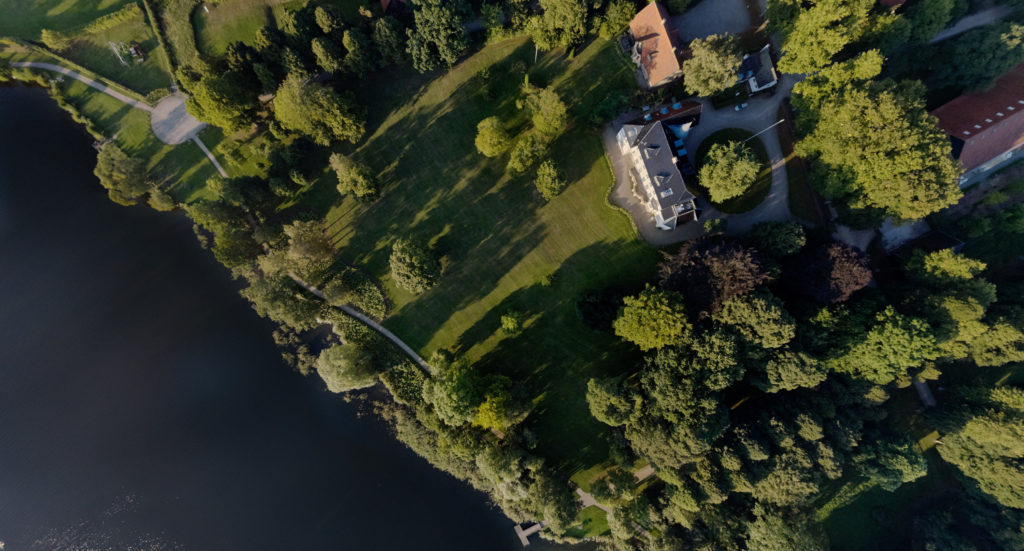 dronographica aerial imaging Stiftelsen Sorø akademi sø træer luftbillede